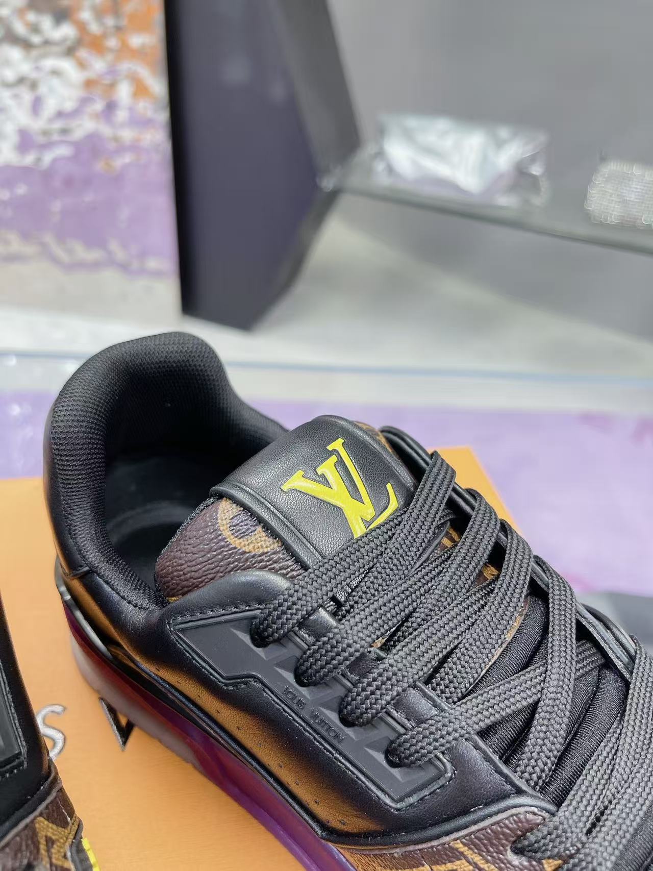 LV  trainer  Purple and Gold Lakers