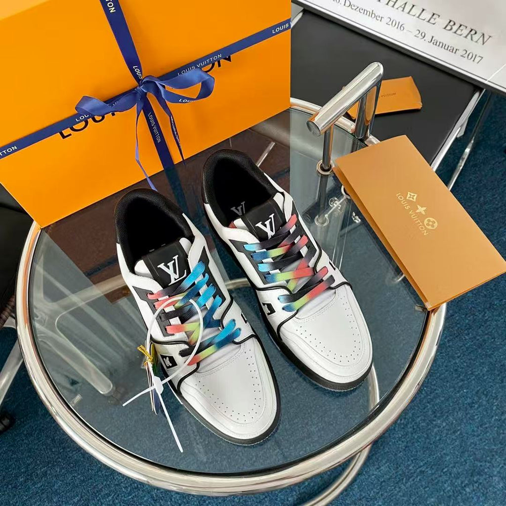 LV Trainer Black White