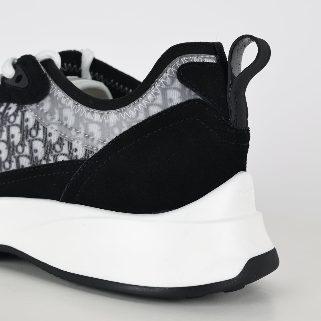 DIOR B25 Black and white