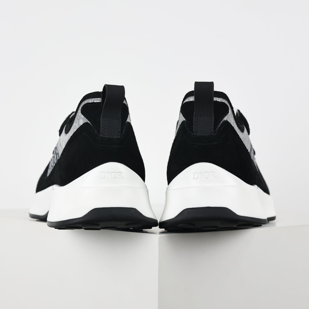 DIOR B25 Black and white