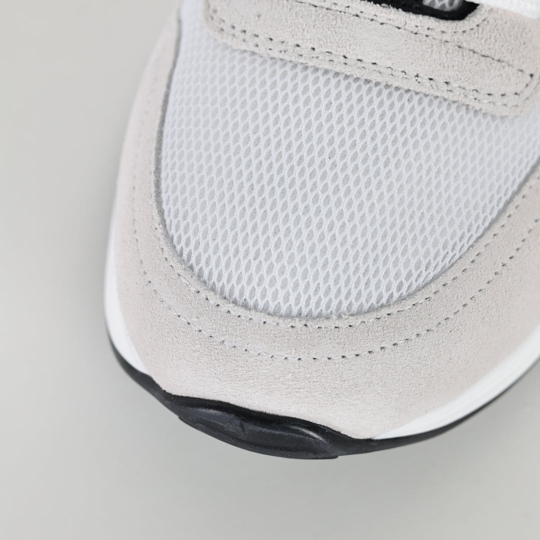 DIOR B25 White