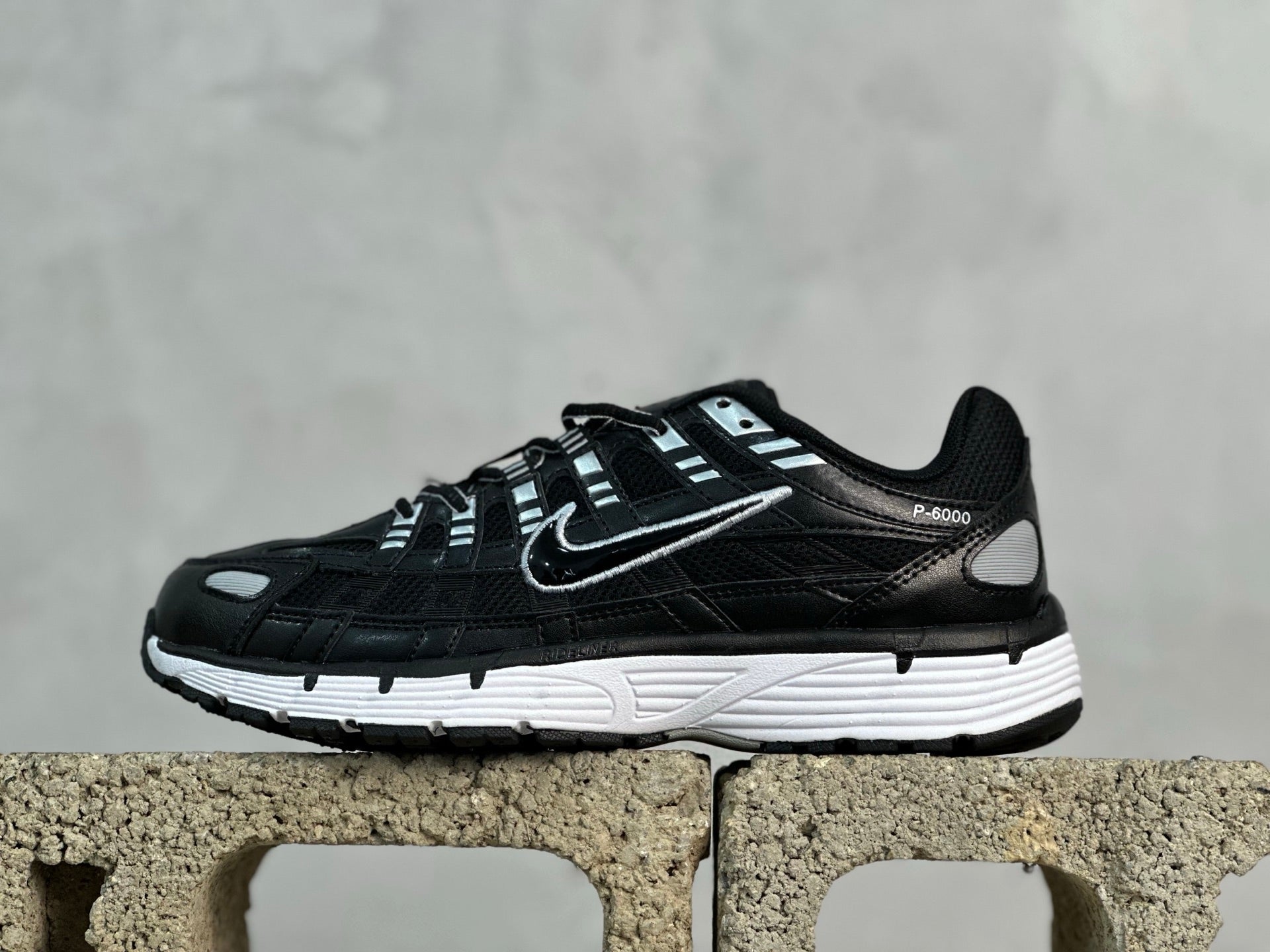 Nike P-6000 Black White etallic Silver