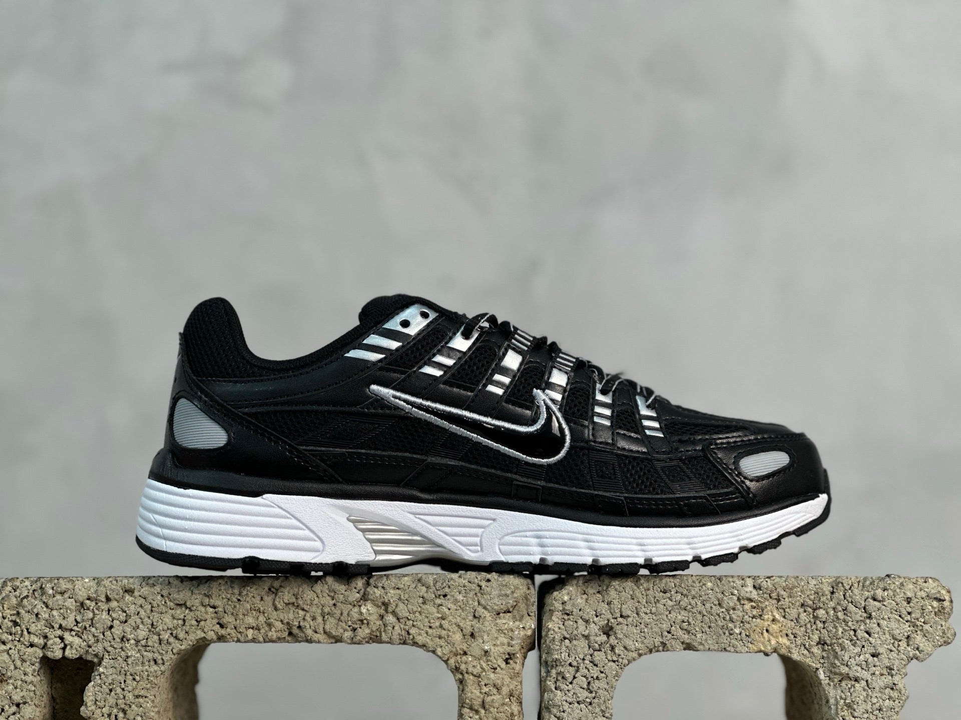Nike P-6000 Black White etallic Silver