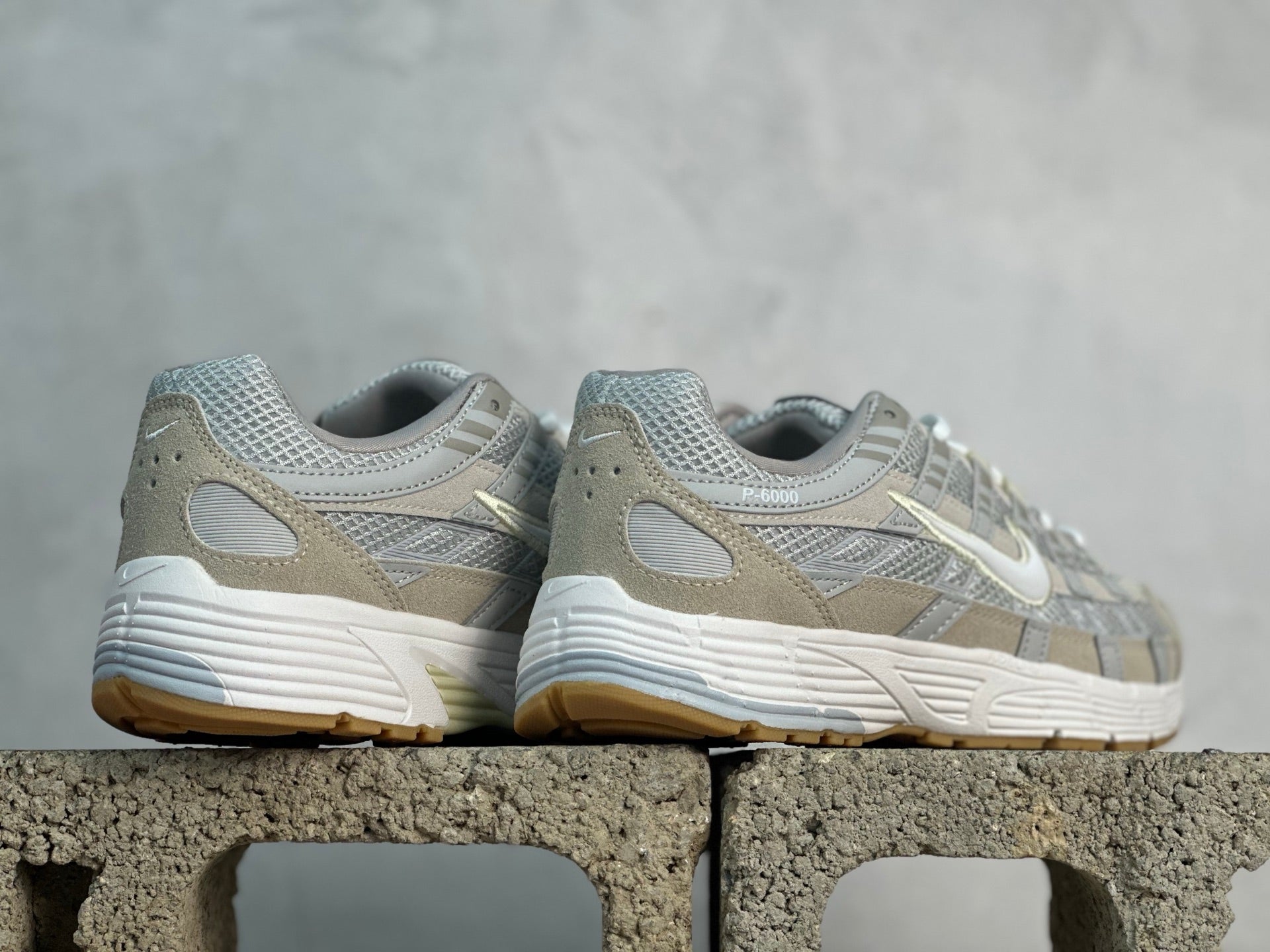 NIKE P-6000 BEIGE GREY